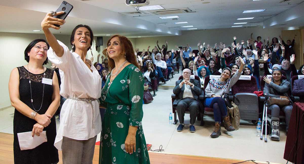 Gayanna'ya Büyük İlgi